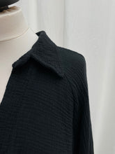 Load image into Gallery viewer, V-Neck Blouse Bella Black
