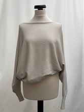 Load image into Gallery viewer, Bat Sweater Mila Sand
