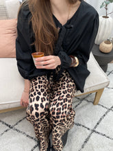 Load image into Gallery viewer, Satin Pants Libby Leopard
