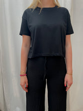 Afbeelding in Gallery-weergave laden, Boxy Tee Black
