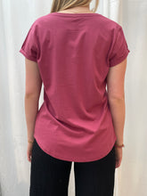 Load image into Gallery viewer, Organic t-shirt with rolled sleeves Faded Black
