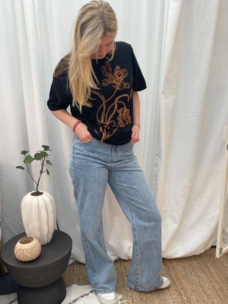 Vitória Vilela Botanical Tee Orange