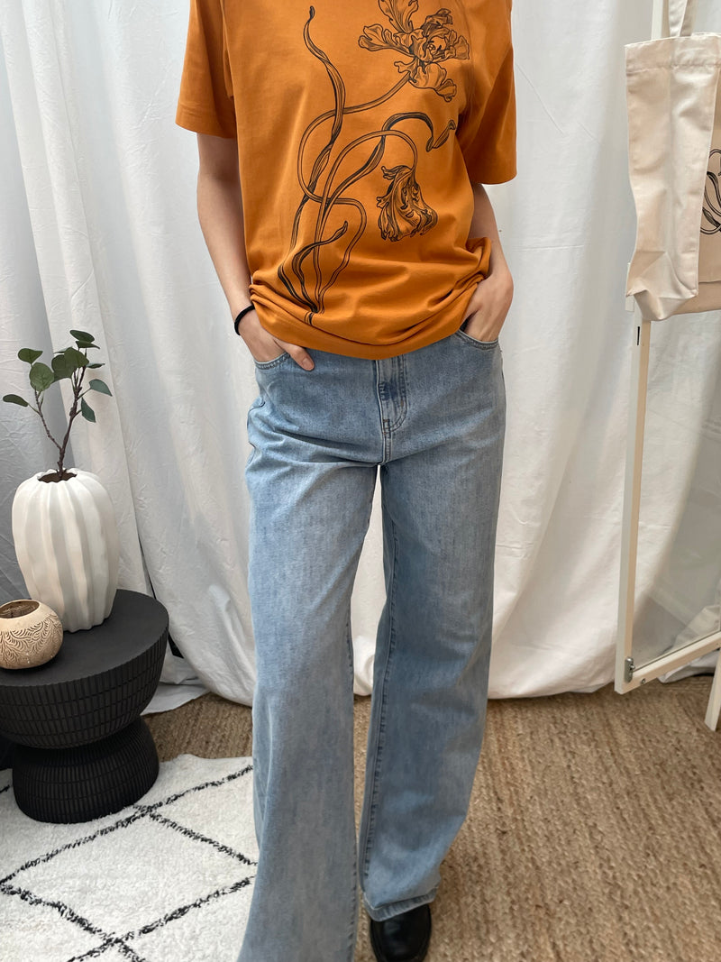 Vitória Vilela Botanical Tee Orange
