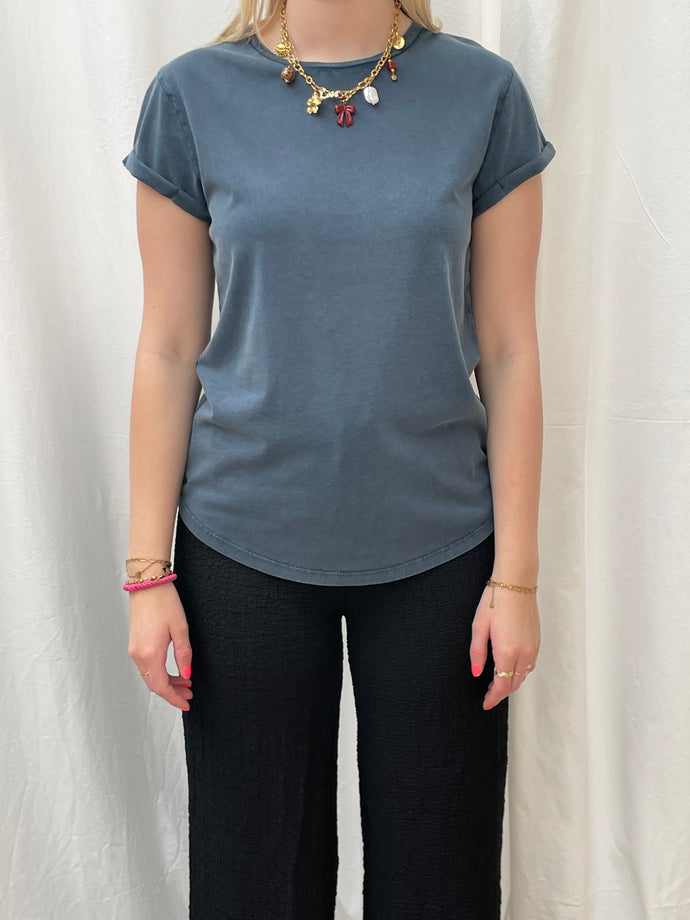 Organic t-shirt with rolled sleeves faded blue