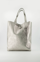 Load image into Gallery viewer, Totebag Mia Silver Metallic
