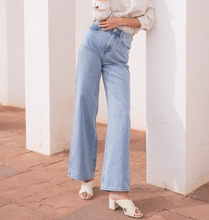 Load image into Gallery viewer, Wide-Leg Jeans Celestin Blue
